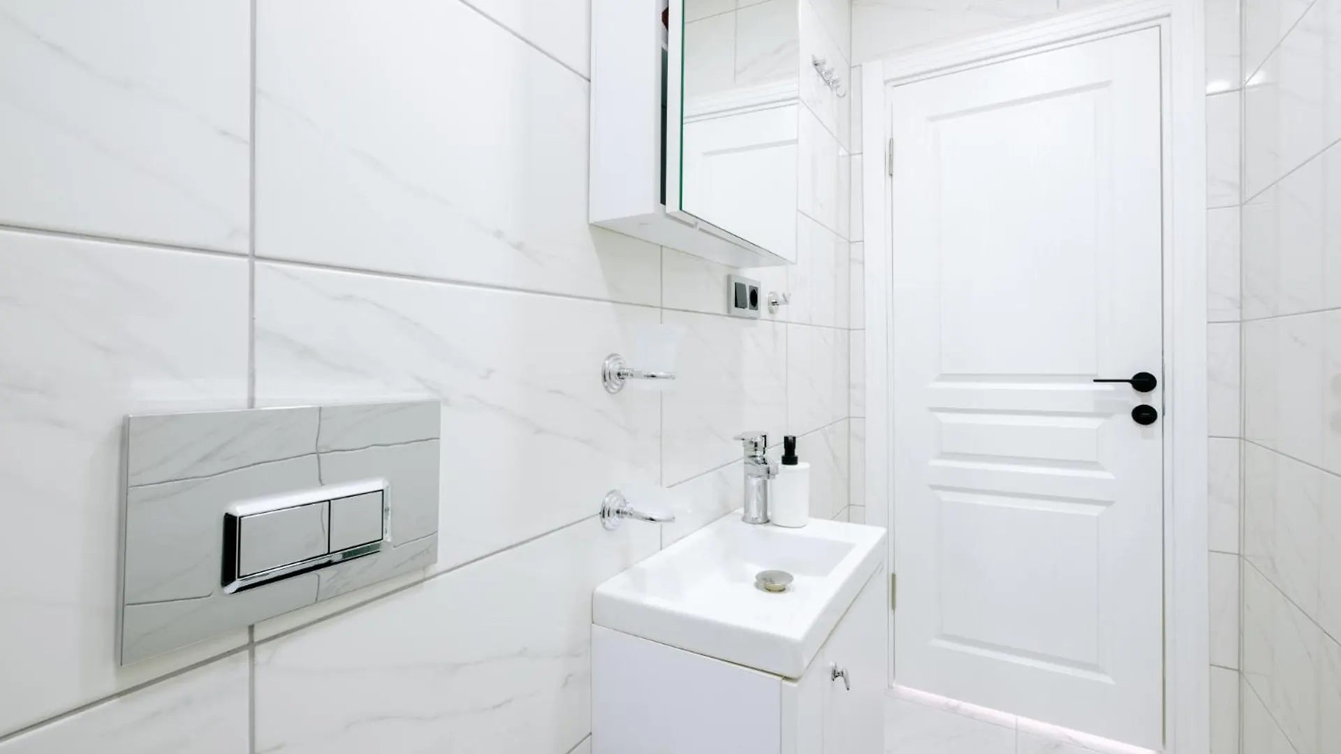 Flat W City View Near Galata Tower In Istiklal Ave Istanboel Turkije